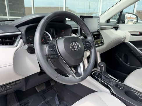 Used 2022 Toyota Corolla Cross LE FWD image 33