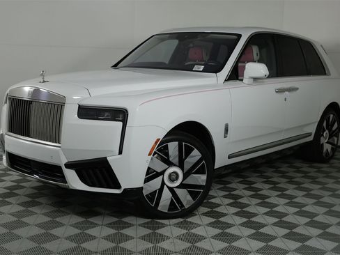 New 2025 Rolls-Royce Cullinan w/ Dynamic Package image 40