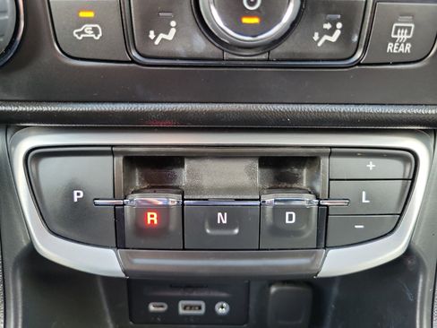 Used 2023 GMC Terrain SLT w/ Infotainment Package II FWD image 24