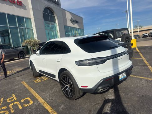 Used 2026 Porsche Macan image 2