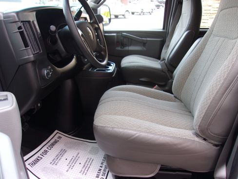 Used 2016 Chevrolet Express 3500 LT w/ LT Preferred Equipment Group image 12