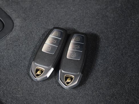 Used 2019 Lamborghini Urus AWD/4WD image 41