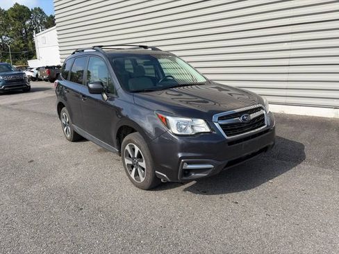 Used 2017 Subaru Forester 2.5i Premium w/ All-Weather Package AWD/4WD image 3