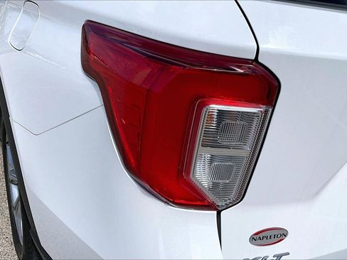 Used 2023 Ford Explorer XLT w/ Equipment Group 202A AWD/4WD image 32