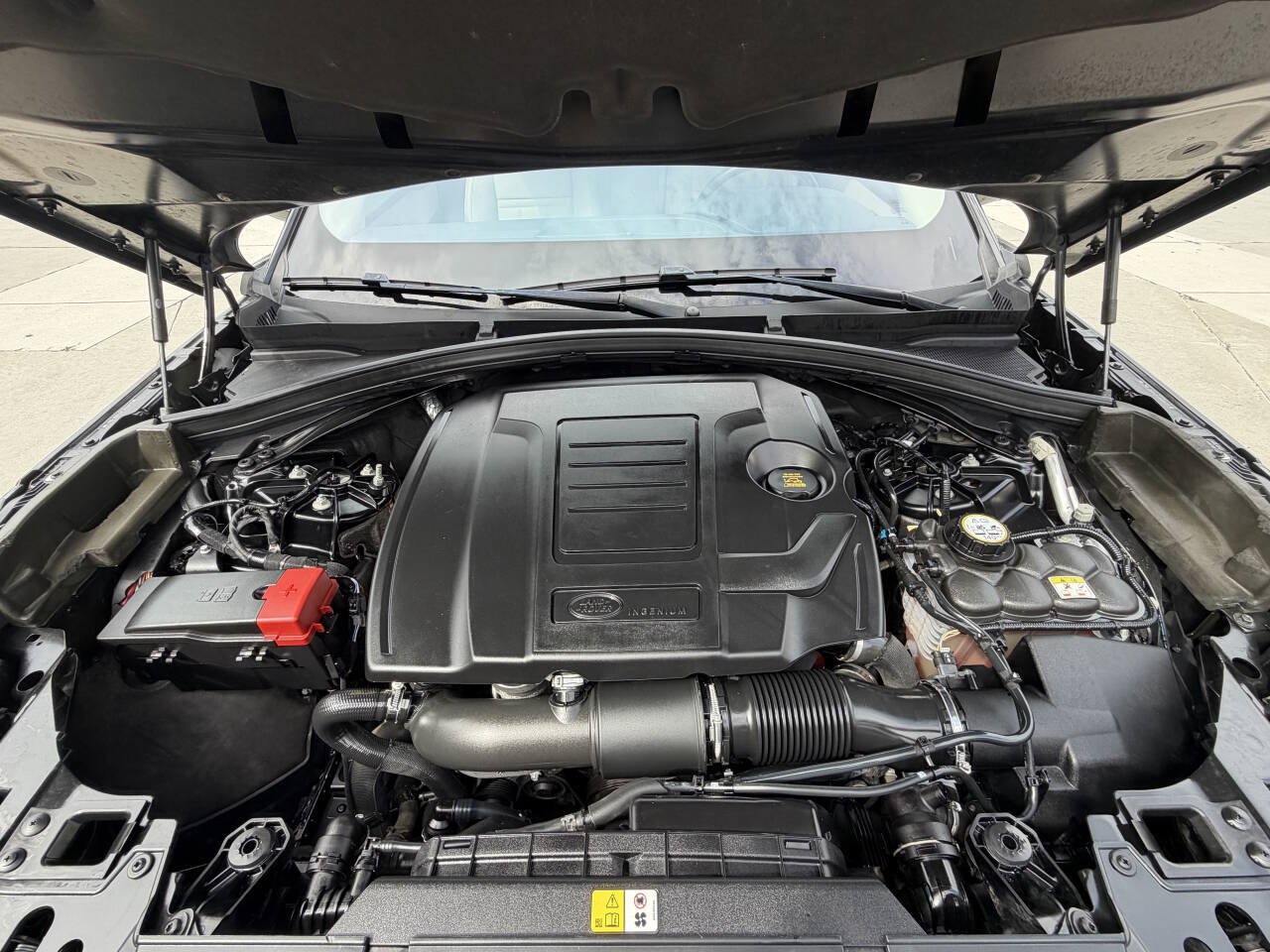 Used 2018 Land Rover Range Rover Velar S AWD/4WD image 29