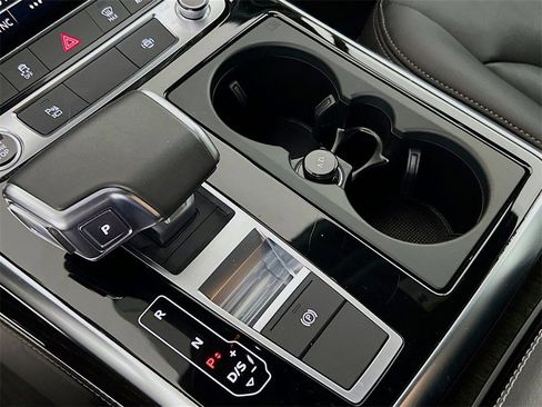 Used 2025 Audi Q7 3.0T Premium Plus image 19