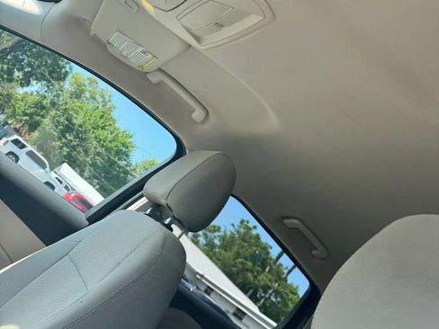 Used 2017 Ford Escape SE FWD image 19
