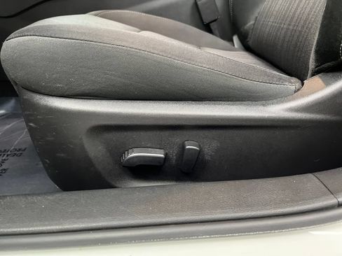 Used 2025 Nissan Altima 2.5 SV FWD image 13