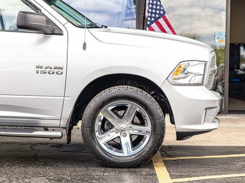 Used 2018 RAM 1500 Express AWD/4WD image 10
