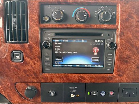 Used 2019 Chevrolet Express 2500 w/ Enhanced Convenience Package image 16