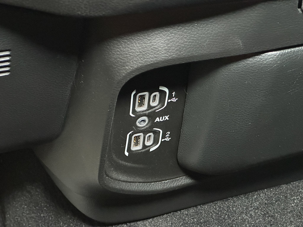 Used 2025 RAM 1500 Big Horn AWD/4WD image 32