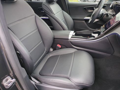 Certified 2025 Mercedes-Benz GLC 300 4MATIC image 36