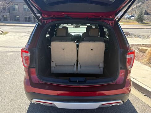 Used 2017 Ford Explorer Limited image 8