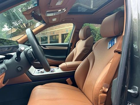 Certified 2026 Genesis GV80 3.5T Advanced AWD/4WD image 7