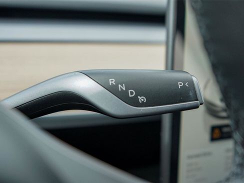 Used 2023 Tesla Model 3 Standard Range RWD image 14