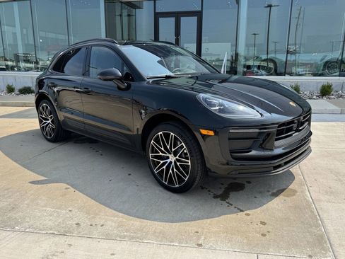 New 2026 Porsche Macan image 9