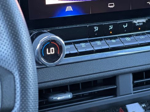 Used 2026 Chevrolet Colorado Trail Boss image 29