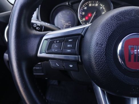 Used 2019 FIAT 124 Spider Classica w/ Technology Group RWD image 11