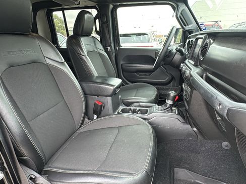 Used 2021 Jeep Gladiator Sport image 32