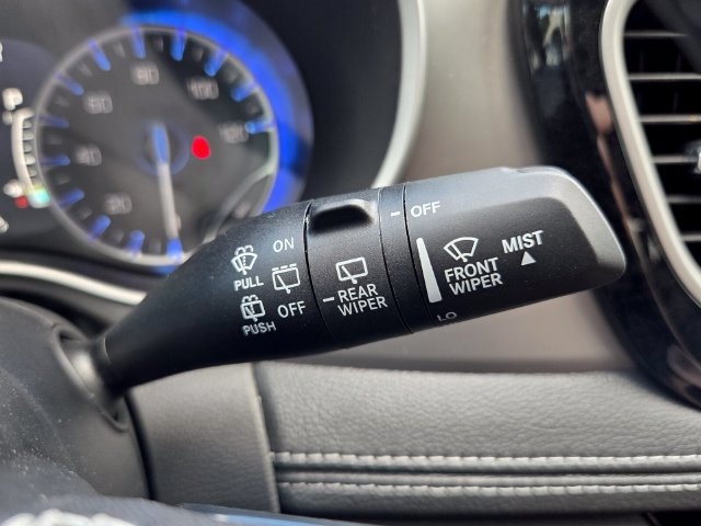 New 2027 Chrysler Pacifica Select FWD image 30