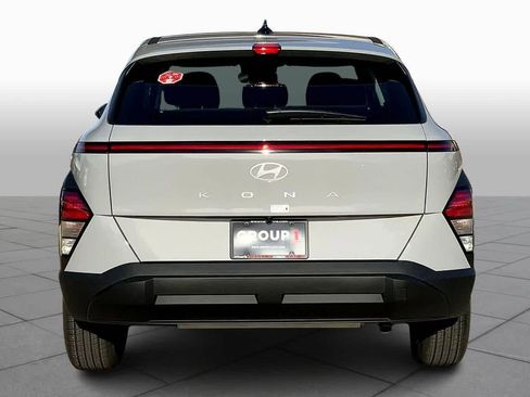New 2026 Hyundai Kona SE image 4