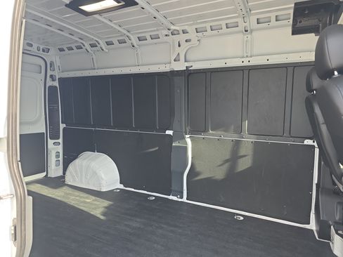 Used 2025 RAM ProMaster 2500 w/ Convenience Group FWD image 16
