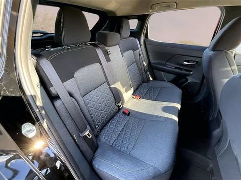 New 2026 Nissan Kicks SV w/ Charging Package FWD image 8
