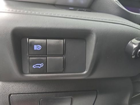 Used 2021 Toyota Highlander XLE image 40