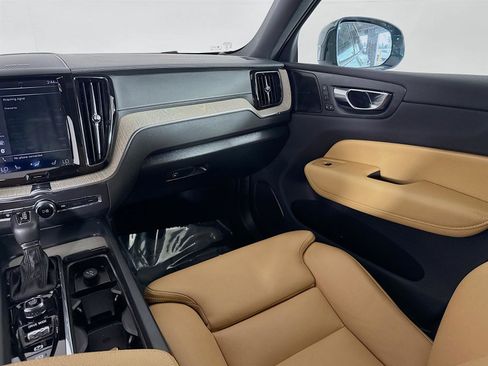 Used 2019 Volvo XC60 T5 Inscription image 27