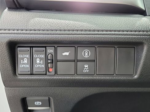 Used 2022 Honda Odyssey EX-L image 25