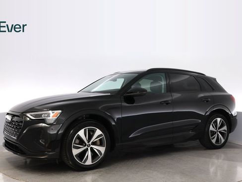 Used 2024 Audi Q8 e-tron Premium AWD/4WD image 18