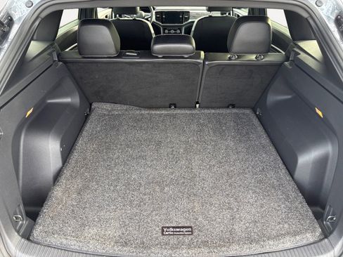 Certified 2022 Volkswagen Atlas Cross Sport SE w/ Panoramic Sunroof Package FWD image 12