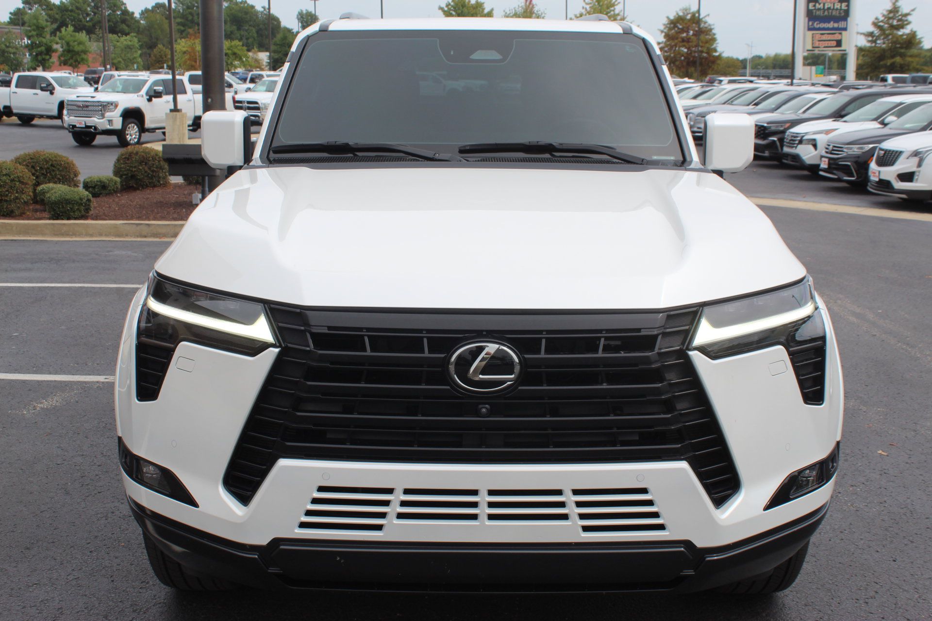 Used 2024 Lexus GX 550 w/ Accessory Package (Z1) AWD/4WD image 3