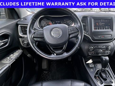 Used 2020 Jeep Cherokee Latitude Plus AWD/4WD image 5