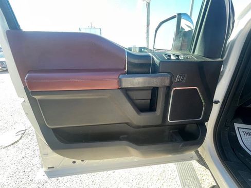 Used 2019 Ford F150 Platinum w/ Max Trailer Tow Package image 17