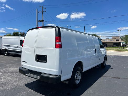 Used 2020 Chevrolet Express 3500 Extended RWD image 14
