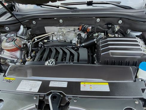Used 2022 Volkswagen Atlas Cross Sport SE FWD image 35