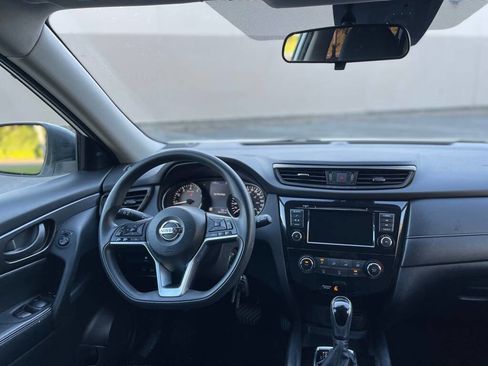 Used 2020 Nissan Rogue S image 9