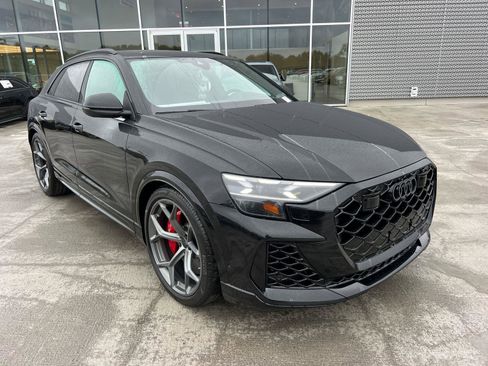 New 2026 Audi RS Q8 performance image 3