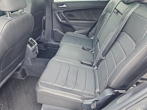 Certified 2024 Volkswagen Tiguan SEL R-Line AWD/4WD image 37