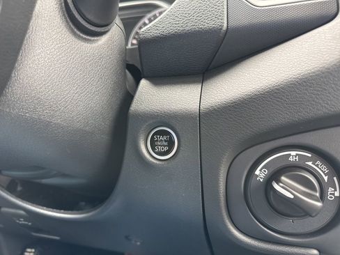 Used 2024 Nissan Frontier S w/ Technology Package AWD/4WD image 19