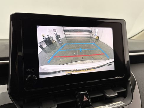 Used 2023 Toyota Corolla LE image 18