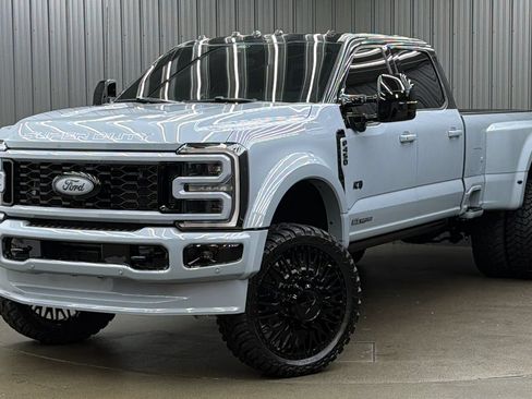 Used 2026 Ford F450 Platinum w/ FX4 Off-Road Package AWD/4WD image 1