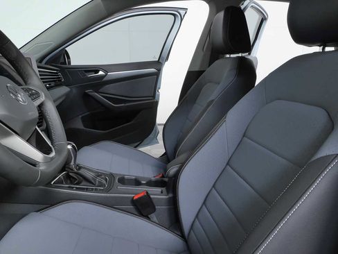 New 2026 Volkswagen Jetta SE FWD image 5