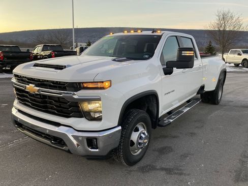 Used 2025 Chevrolet Silverado 3500 LT w/ All Star Edition image 3