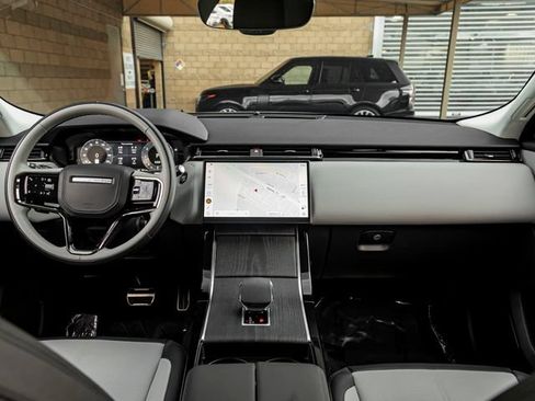 Used 2025 Land Rover Range Rover Velar Dynamic SE AWD/4WD image 20