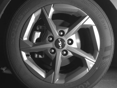 Used 2025 Kia K4 LXS image 12