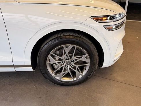 Used 2024 Genesis GV70 2.5T Select w/ Select Package image 26