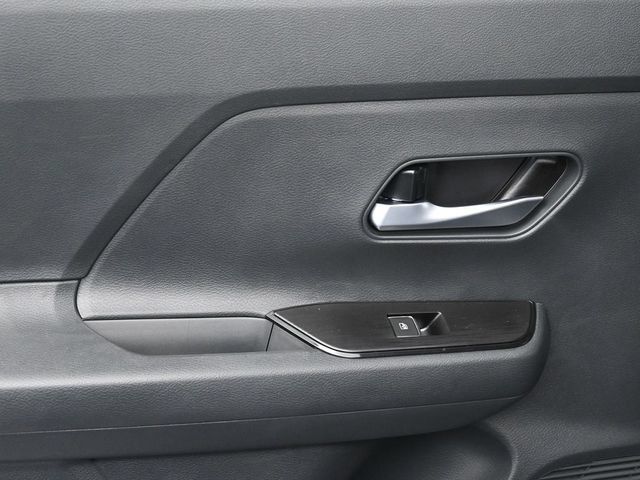 New 2026 Nissan Kicks SR FWD image 27