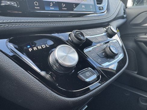 New 2026 Chrysler Pacifica Select image 25